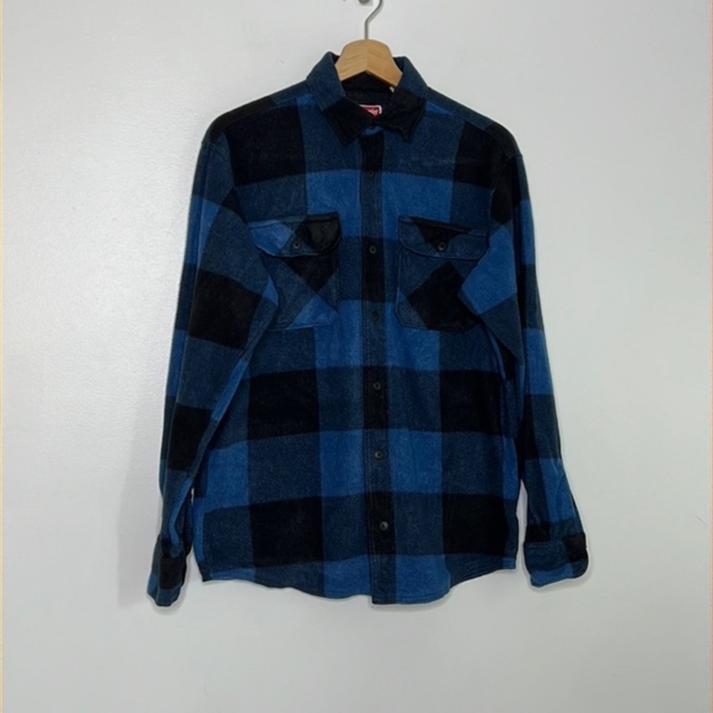 Wrangler men’s blue & black flannel plaid shirt, size Small